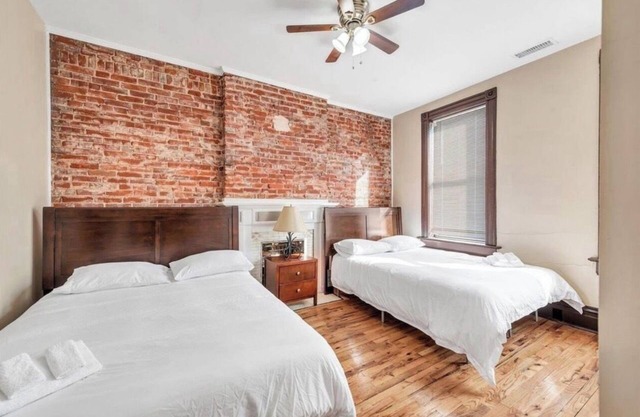 Travel nurse/short term rental 2-bedroom townhome with AC, WiFi in Soulard