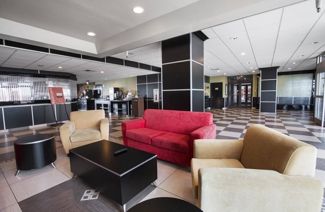 Travelodge by Wyndham Avenel Woodbridge