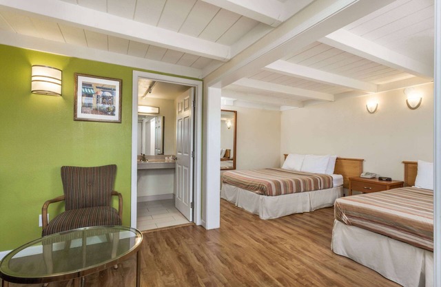 Travelodge by Wyndham Fairfield/Napa Valley