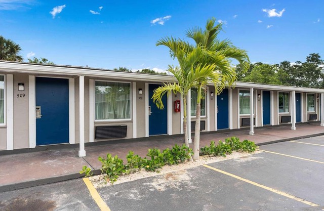 Travelodge by Wyndham Kissimmee Orlando