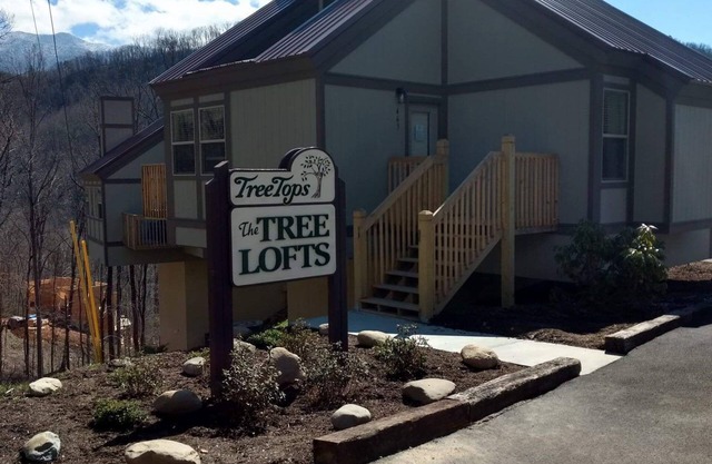 TREE TOPS RESORT- GATLINBURG