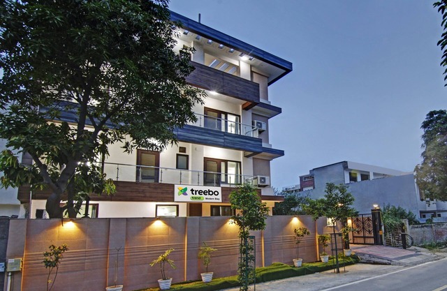 Treebo Modern Stays