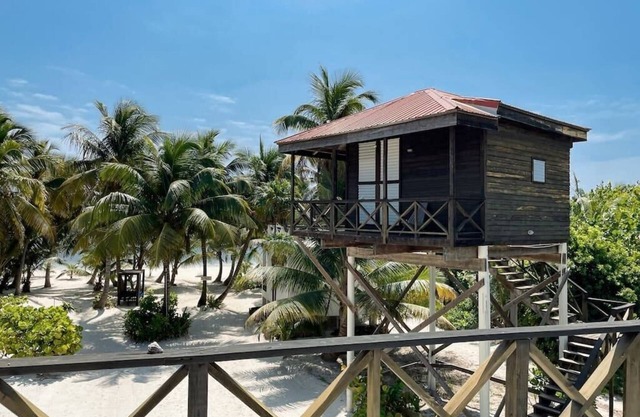 Treehouse W/Sea View @ North Beach Retreat