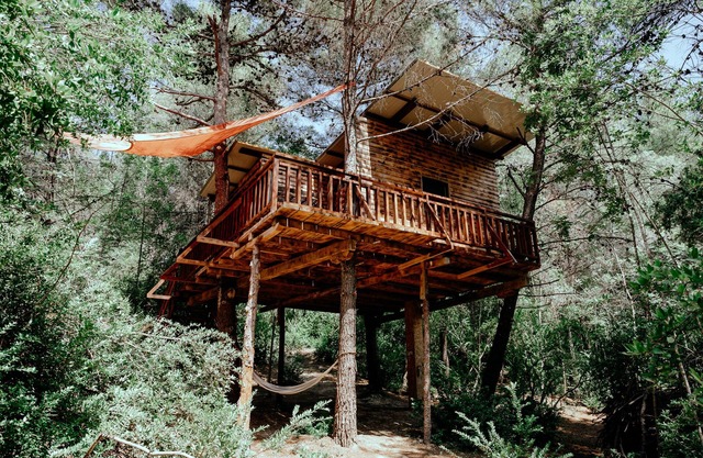 TreeHouses Ljubač Robinson Glamping