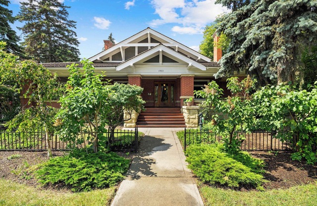 Treend Residence | Heritage Home Downtown YYC! |