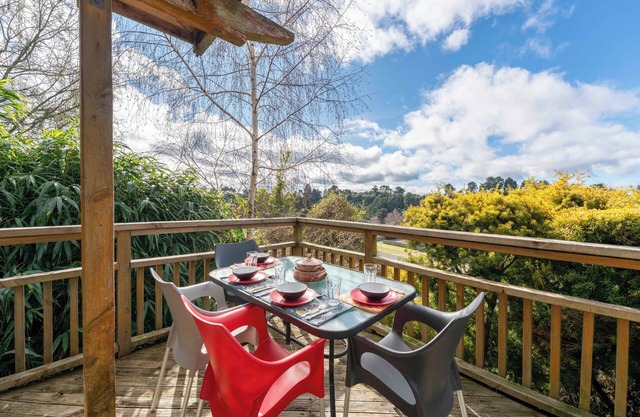 Treetop Hideaway - Taupo Holiday Home