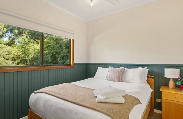 Treetop Retreat Cottage - Metung