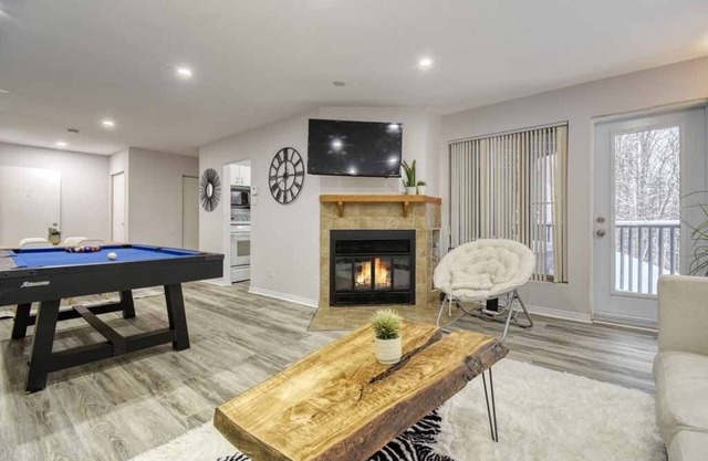 Tremblant|Mountain|Lake|Pool Table| Views