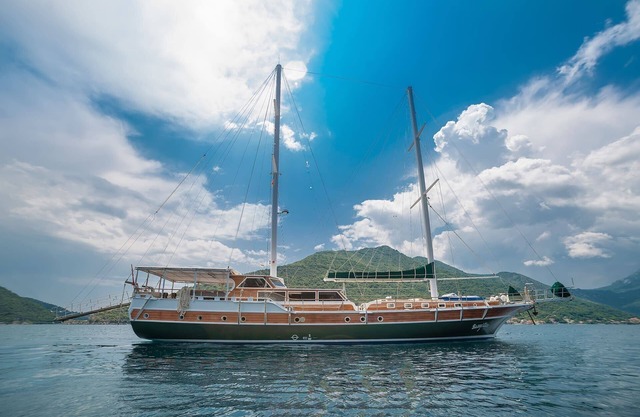 Tremendous 8-bedroom yacht in awesome Tivat, with crew and private chef