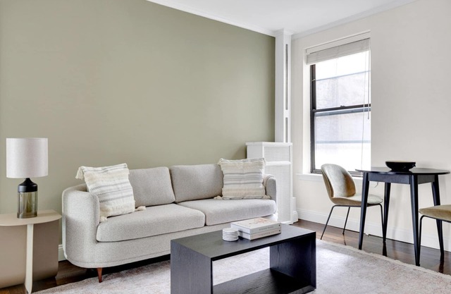 Trendy Brooklyn Heights 2BR w/Elevator, W/D & Bike Room, by Blueground