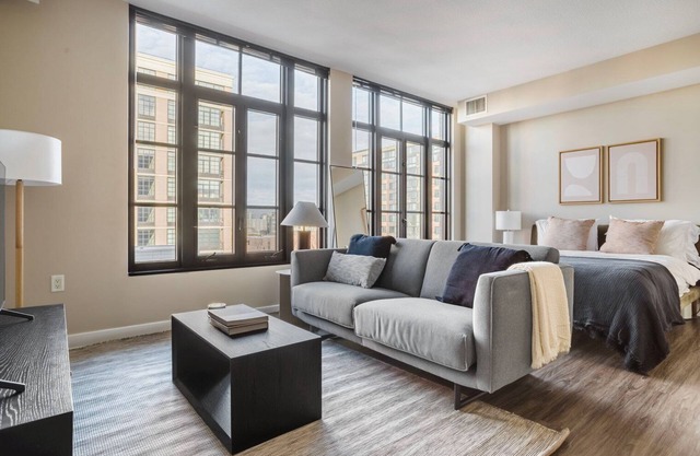 Trendy Mount Vernon Studio w/Yoga & Game Room, nr Arena, by Blueground