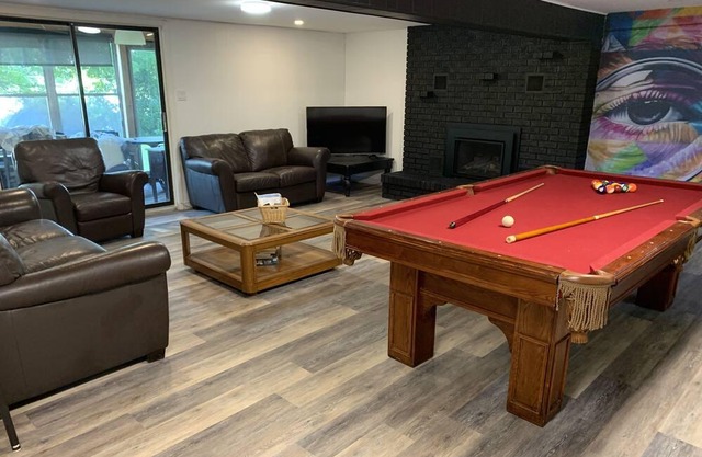 Trendy Trent River Retreat