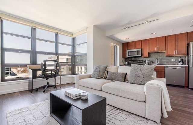 Trendy Virginia Square 1BR w/Pool & Games, nr Metro, by Blueground