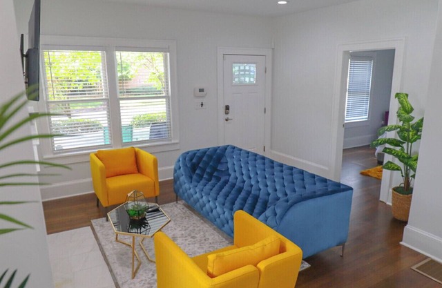 Trendy West End Retreat