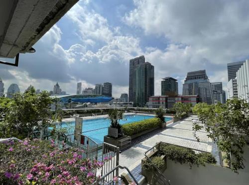 Trinity City View 3BR Spacious Family Silom