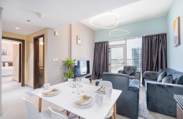 Trinity Holiday Homes - Spacious Modern Living 1BR & 2BR Unique Apartment