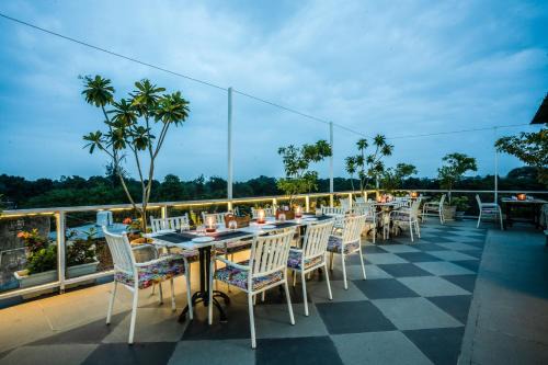 Tripli Hotels Shiv Villas