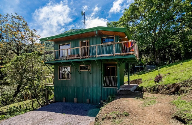 Tropical cabana with amazing views & wraparound balcony - dog-friendly
