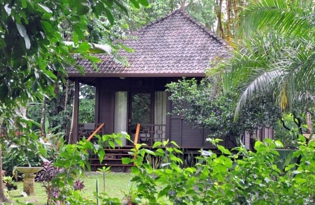 Tropical Garden Retreat with Private Spa and Plunge Pool