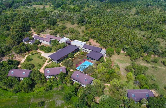 Tropical Life Resort and Spa