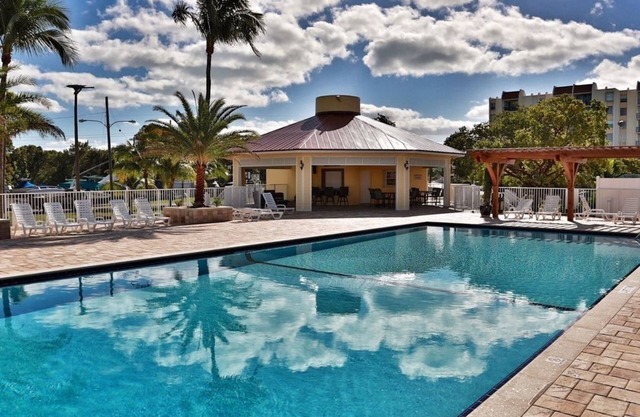 Tropical Paradise at Futura Yacht Club