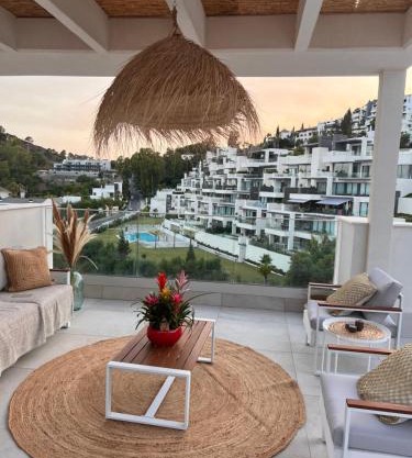 Tropical penthouse with big roof terrace