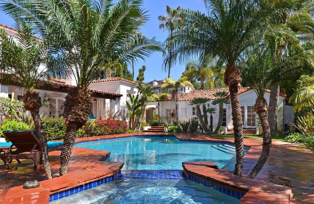 Tropical Spendor bathe your senses at this grand and delightful retreat!