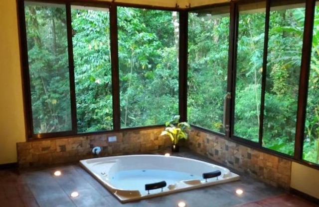 Tropical Suites & Villas