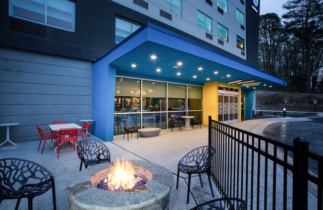 Tru by Hilton Asheville Blue Ridge Parkway