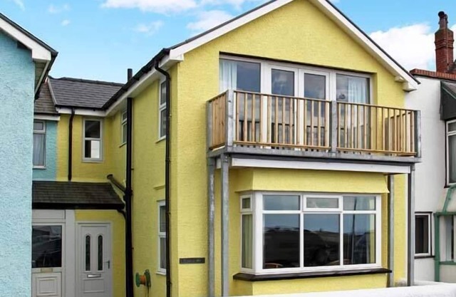 TRYSOR Y MOR, family friendly, country holiday cottage in Borth