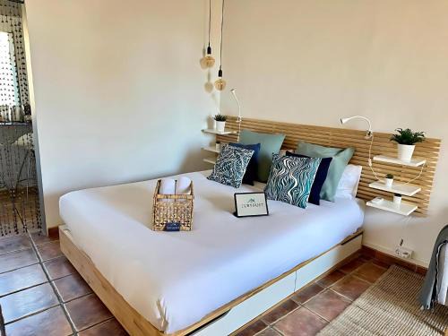 ツ Loft with Private Terrace 5 Minutes Walking from the Beach
