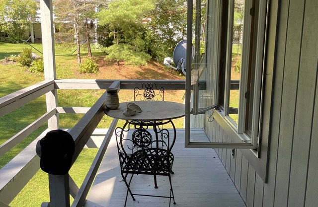 Tucked In - A Spacious Stowe Cottage in the Woods