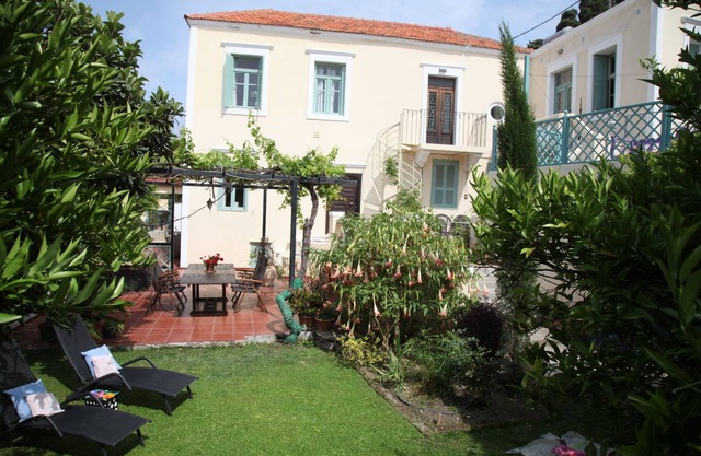 Tudors Garden Villa Rhodes. Castle Apartm. Beach & Old Town 8 mins walk,sea view