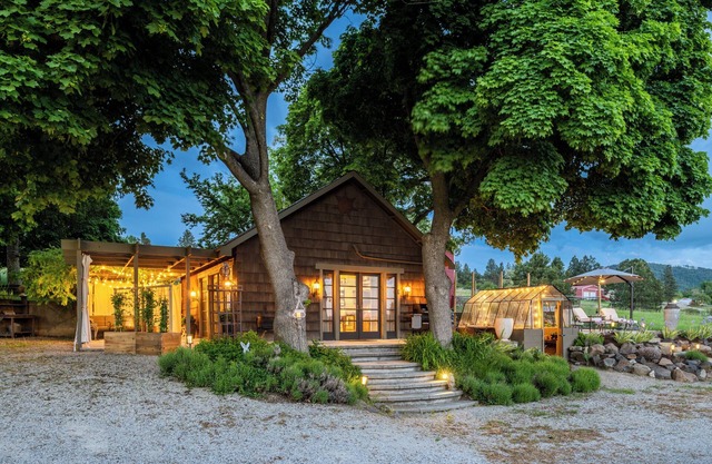 Tuscany Styled Open Beamed Retreat on South Hill with Gorgeous Mountain Views