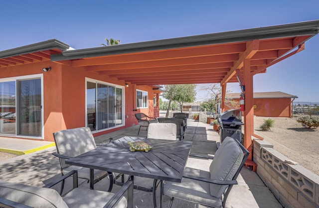 Twentynine Palms 'Harmonic House' w/Mtn Views!