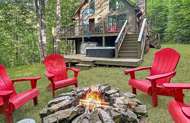 Twin Pines - Free Brewery Tour Passes - Secluded Cabin - Convenient to Fontana