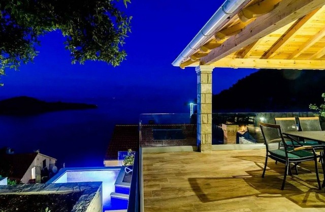 Two bedroom apartment near beach Sobra, Mljet (A-22926-a)