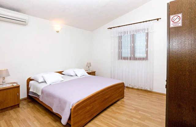 Two bedroom apartment with balcony and sea view Stupin Čeline, Rogoznica (A-23812-b)