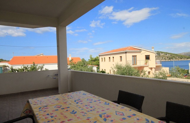 Two bedroom apartment with terrace Ražanj, Rogoznica (A-8361-a)