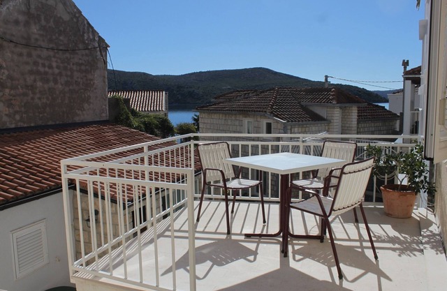 Two bedroom apartment near beach Slano, Dubrovnik (A-4744-b)