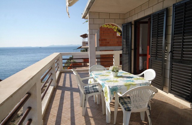 Two bedroom apartment near beach Zavalatica, Korčula (A-9315-a)