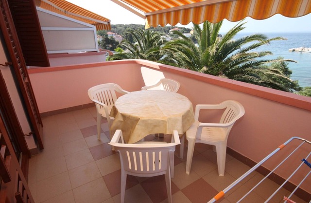 Two bedroom apartment near beach Jakišnica, Pag (A-6424-a)