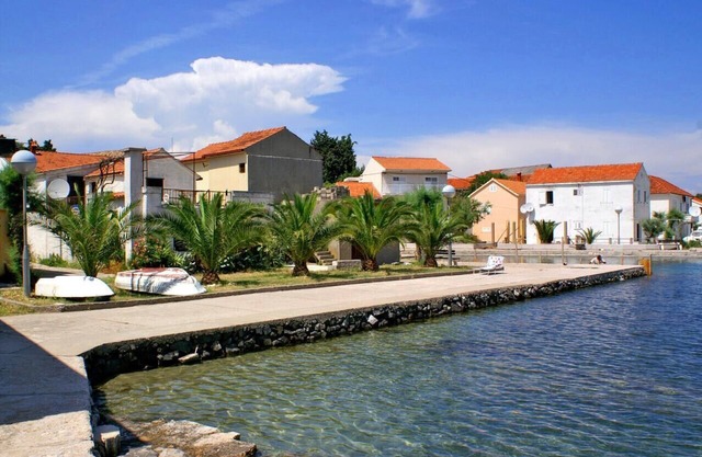 Two bedroom apartment with terrace Drače, Pelješac (A-10126-a)