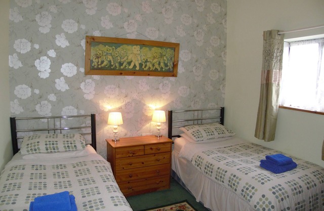 Two Bedroom Cottage, Outside Caernarfon