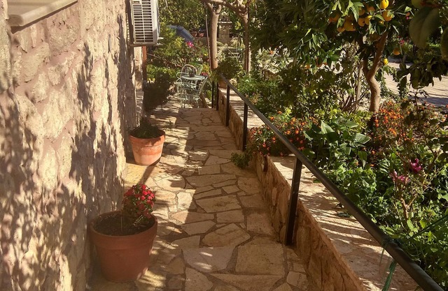 Two bedroom Cozy Stonehouse