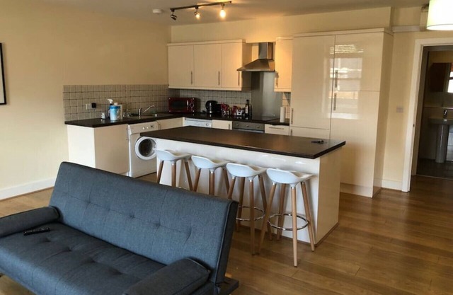 two Bedroom Flat, seconds from Stockwell station