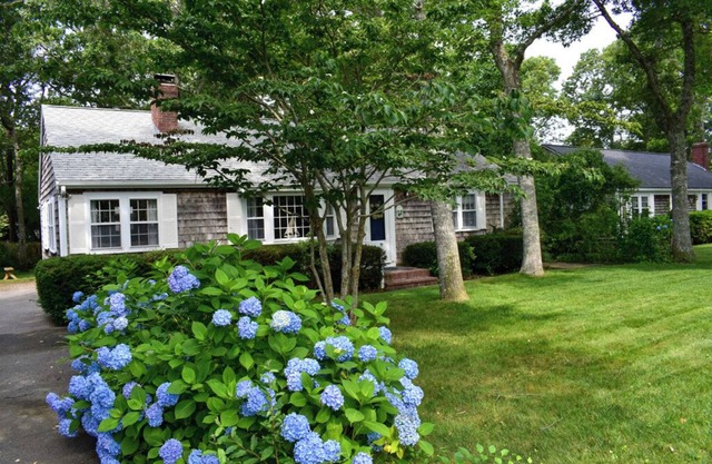 Two bedroom home sleeping 6 with central air conditioning