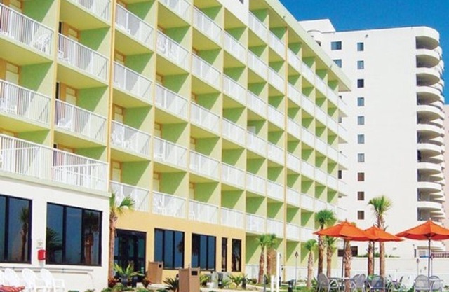Two Bedroom, Ocean Front, Luxury Condo, Daytona Beach, Florida 3720711