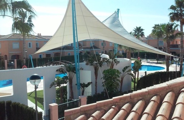 Two Bedroom Townhouse within walking distance of the Beach