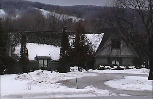 Two family lake home/close to Nub Nob and Boyne Highlands